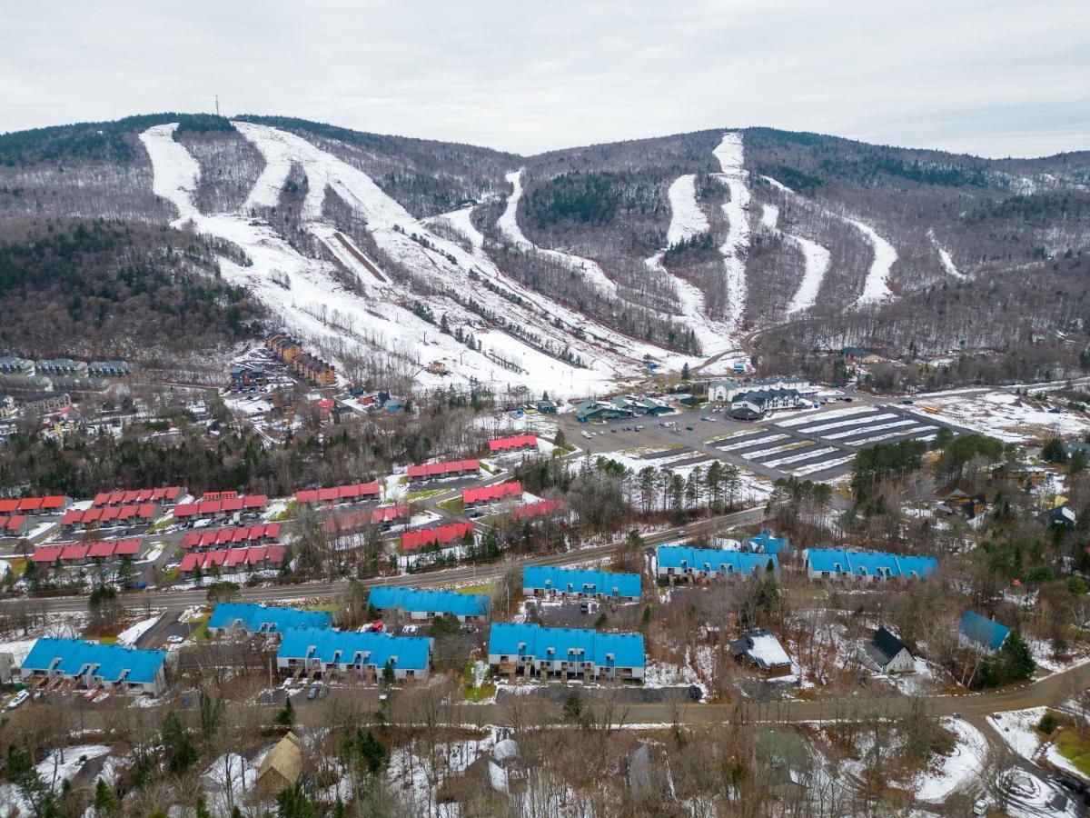 Superbe Condo Face Aux Pentes De Ski Stoneham!!! Exterior photo