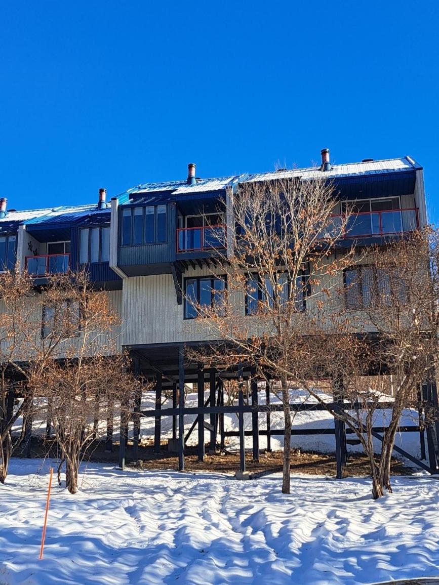 Superbe Condo Face Aux Pentes De Ski Stoneham!!! Exterior photo