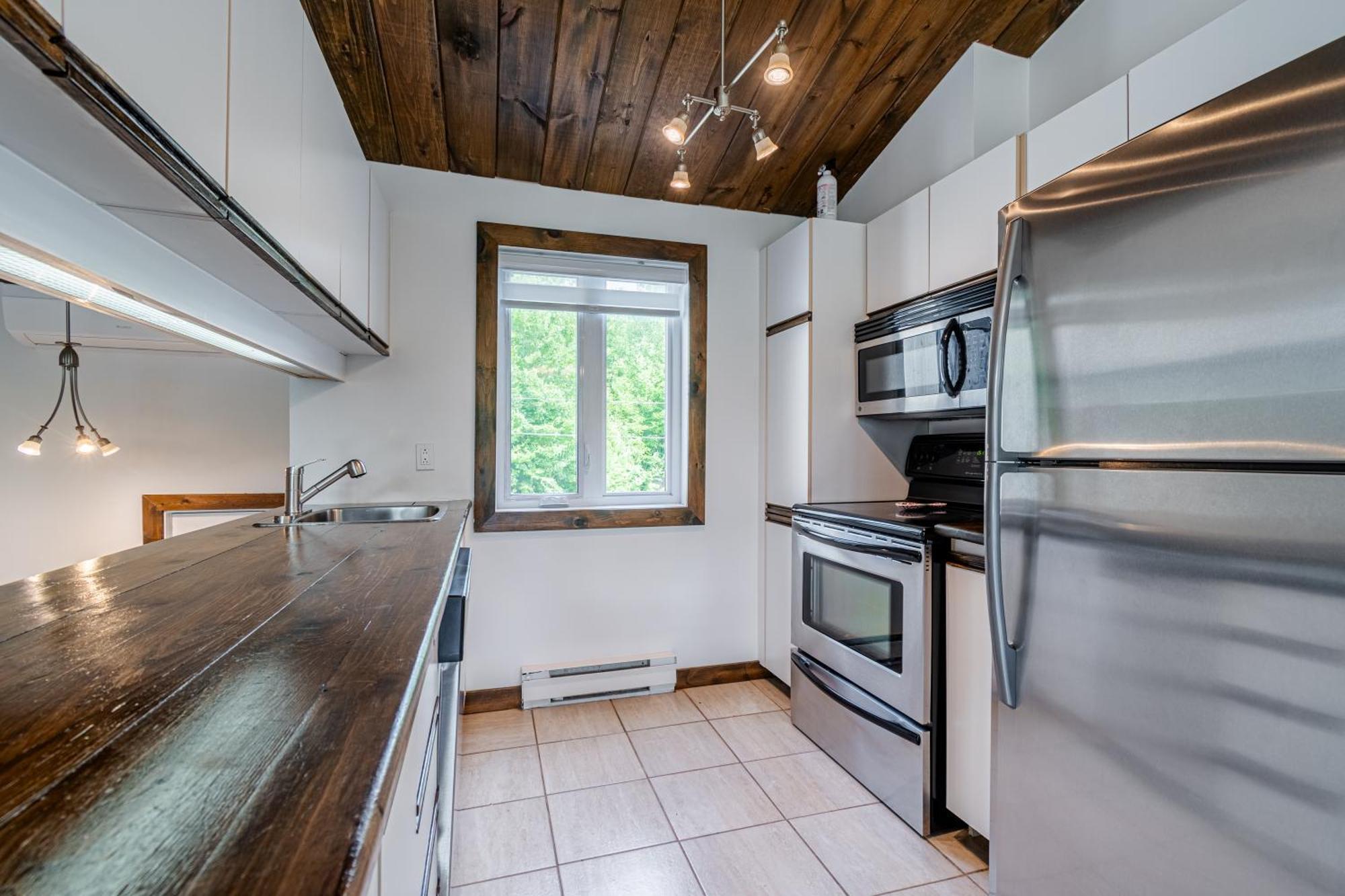 Superbe Condo Face Aux Pentes De Ski Stoneham!!! Exterior photo